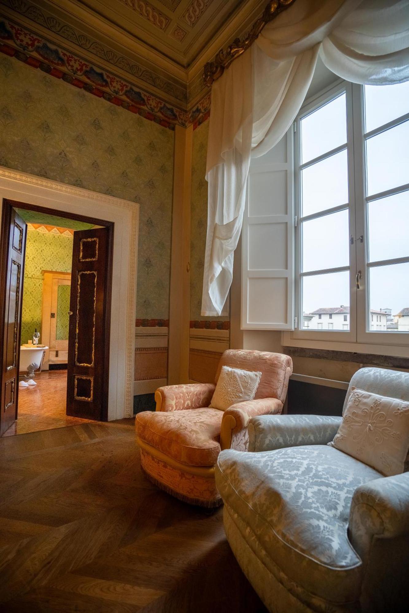 Palazzo Rocchi - Residenza D'Epoca Bed & Breakfast Lucca Luaran gambar